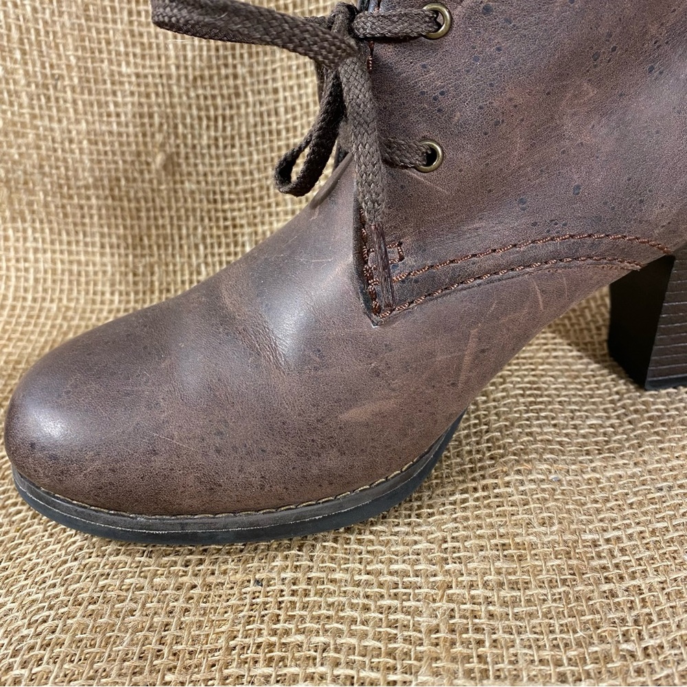 Clarks ankle boots lace up leather booties heels brown distressed women 8.5 B - Picture 11 of 14
